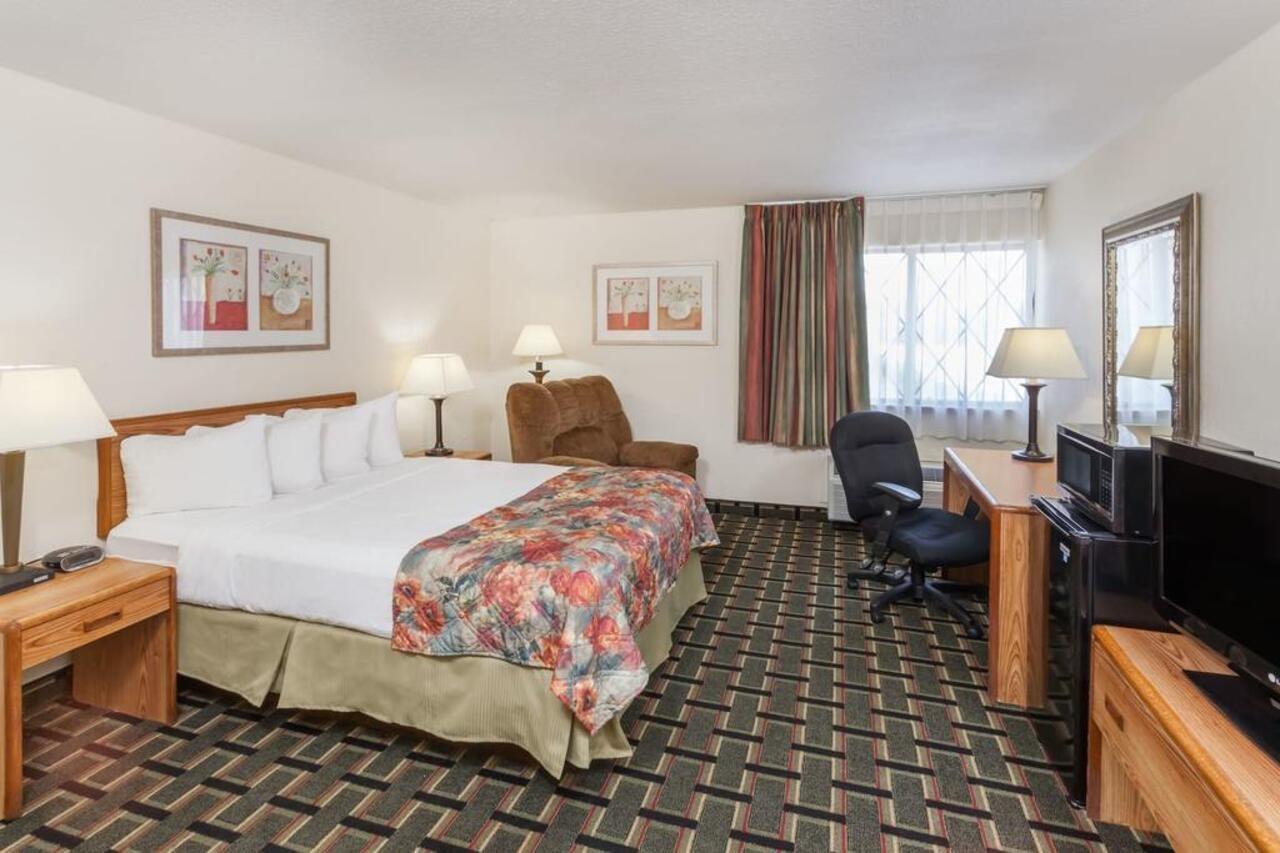 Baymont By Wyndham Decatur Hotel Eksteriør billede